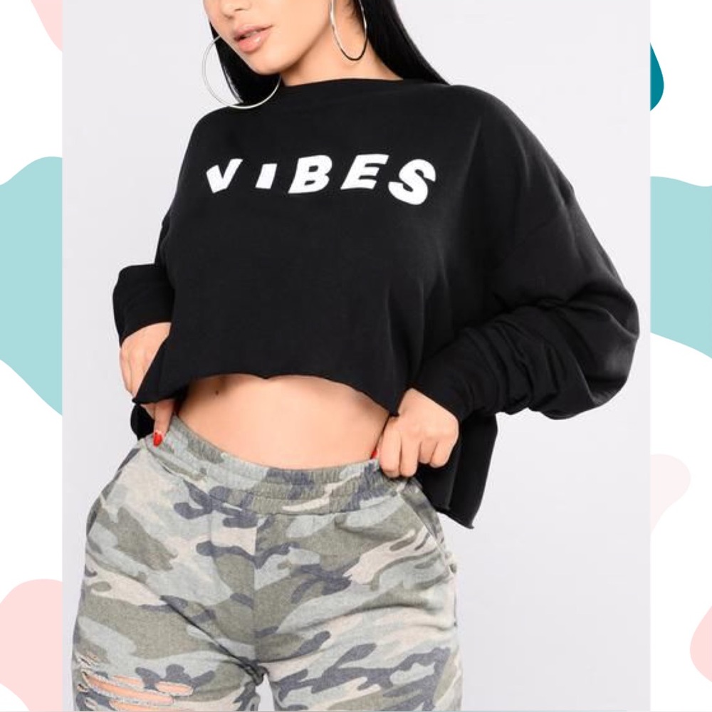 Vibes Cropped Crewneck Top - Black